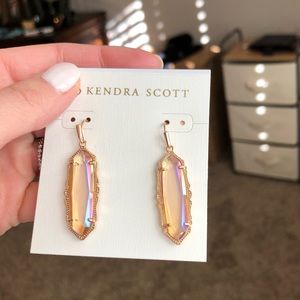 Kendra Scott, “Fran” Iridescent Peach Earrings
